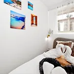 5 Pers - Centre - Climatise Menton